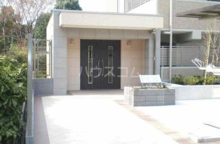 13/21 エントランス