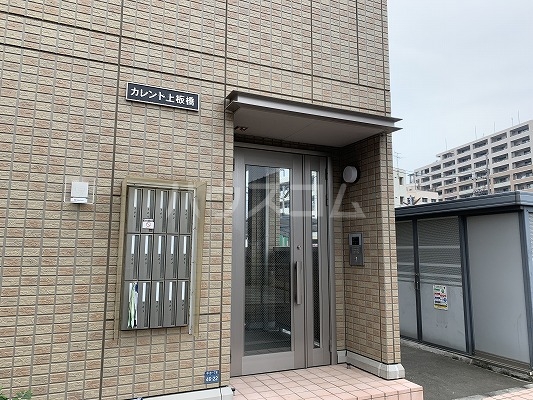 21/26 エントランス