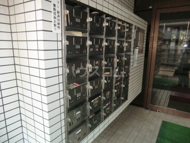 21/27 エントランス