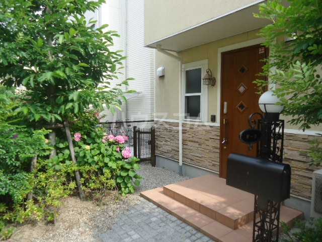 21/27 エントランス