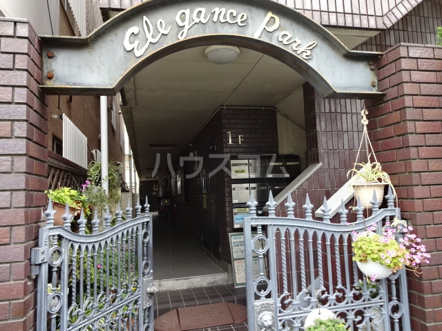 22/30 エントランス