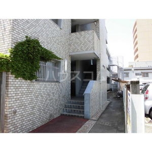 15/23 エントランス