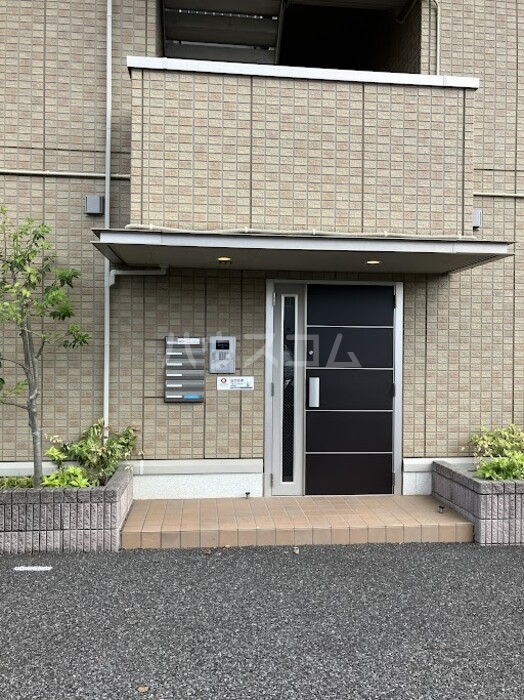 19/26 エントランス