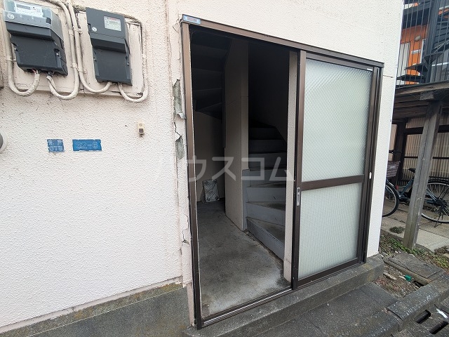 29/30 エントランス