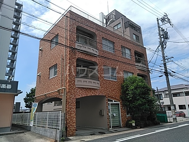 28/30 エントランス