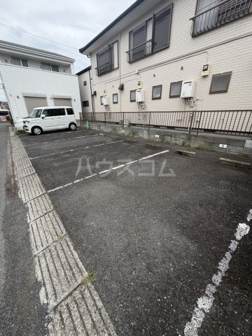 27/30 駐車場