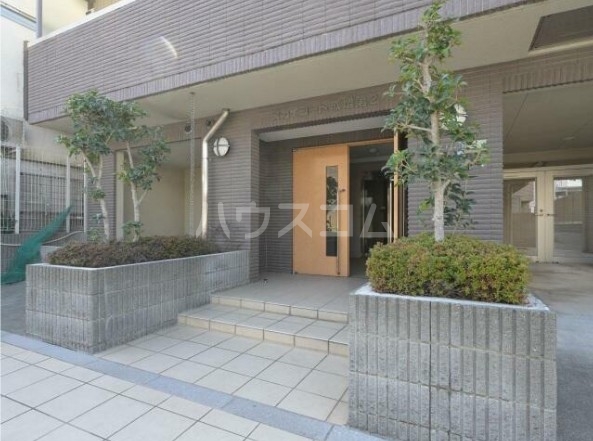 16/26 エントランス