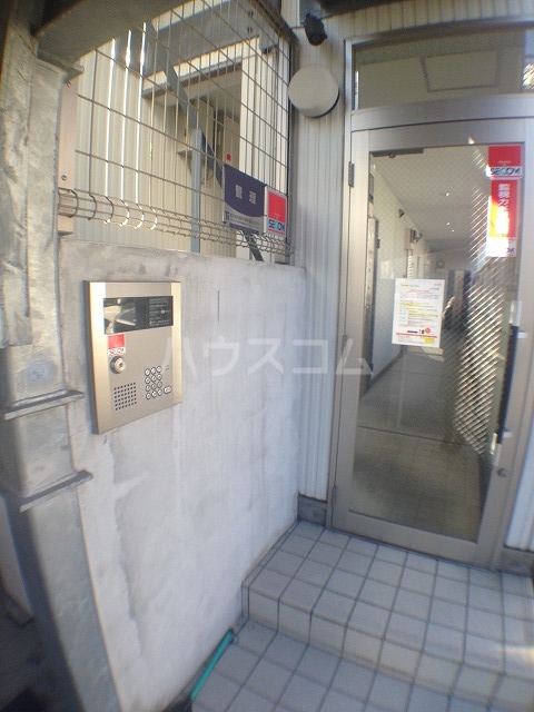 22/23 エントランス