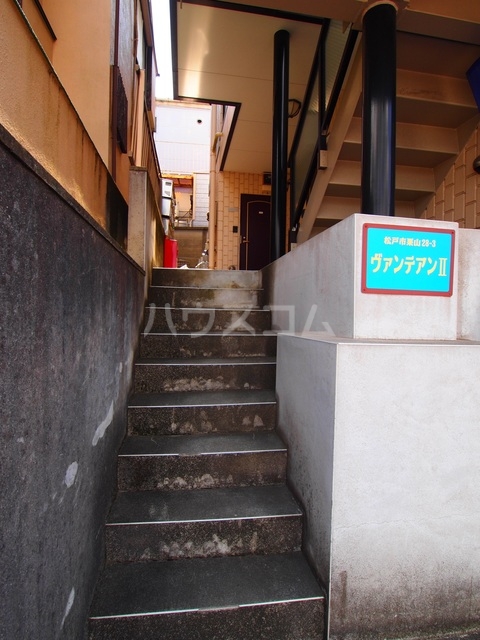 17/18 エントランス