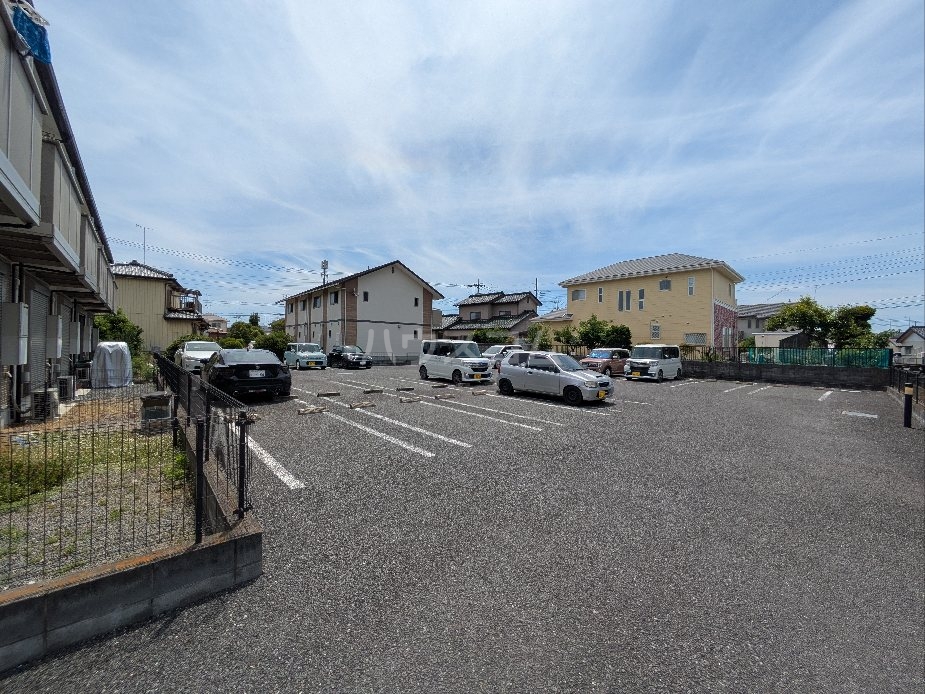2/5 駐車場