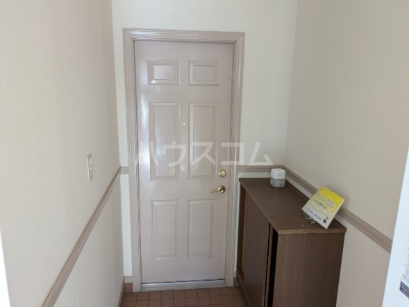 14/30 玄関