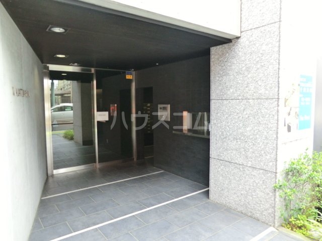 22/30 エントランス