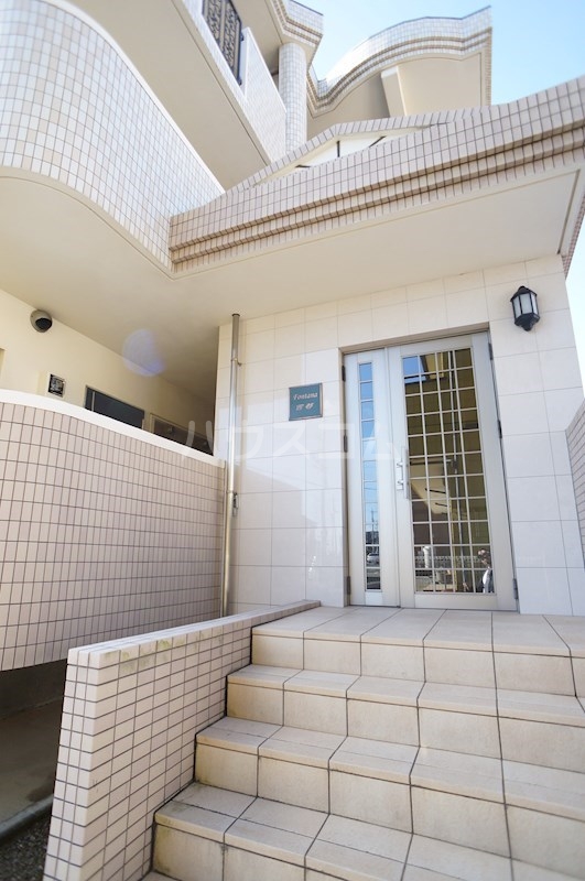 17/26 エントランス