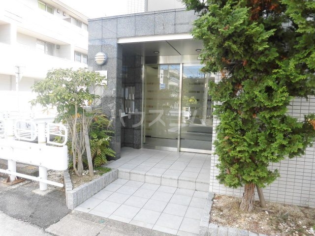 17/26 エントランス