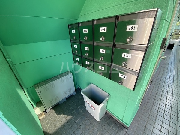 15/23 エントランス