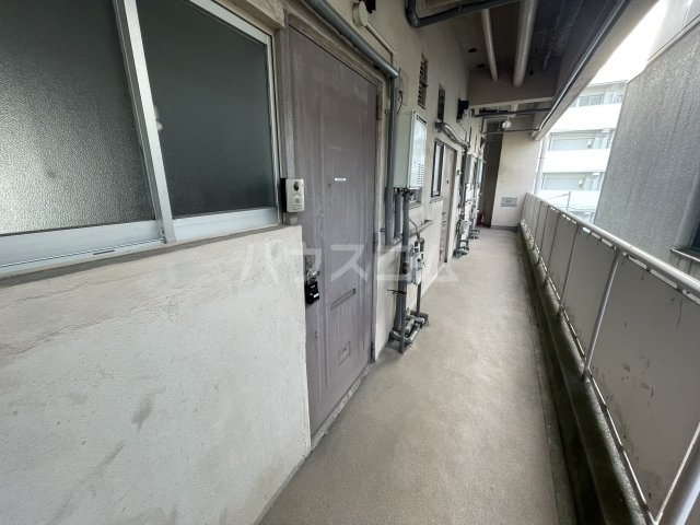 29/30 エントランス