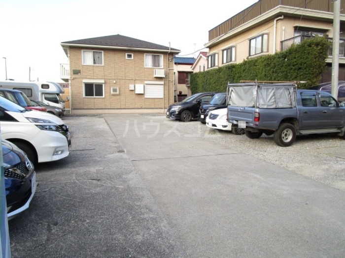 21/28 駐車場