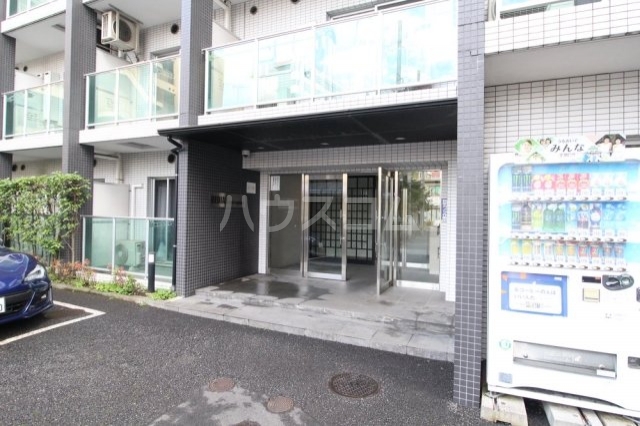 26/30 エントランス