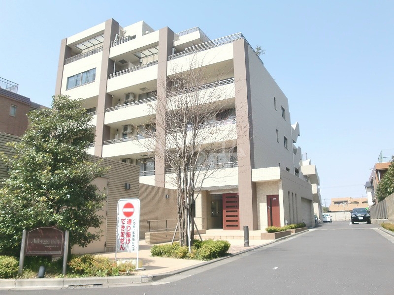 16/27 エントランス