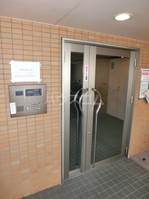 2/4 エントランス