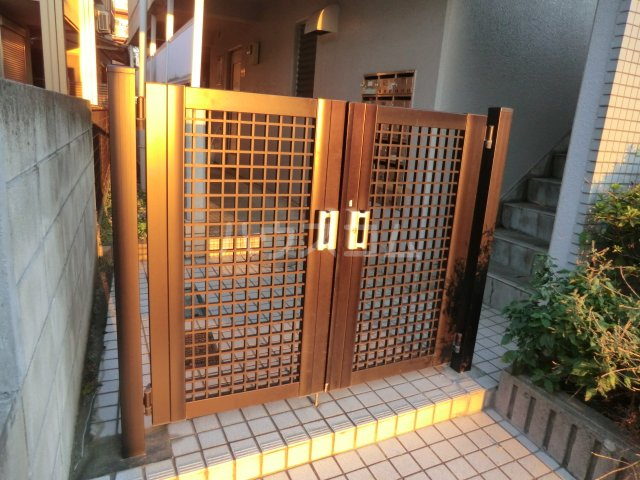 26/30 エントランス