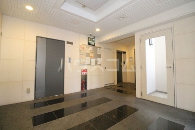 20/29 エントランス