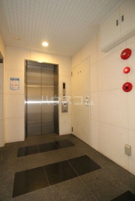 21/29 エントランス