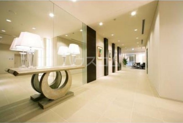 16/18 エントランス