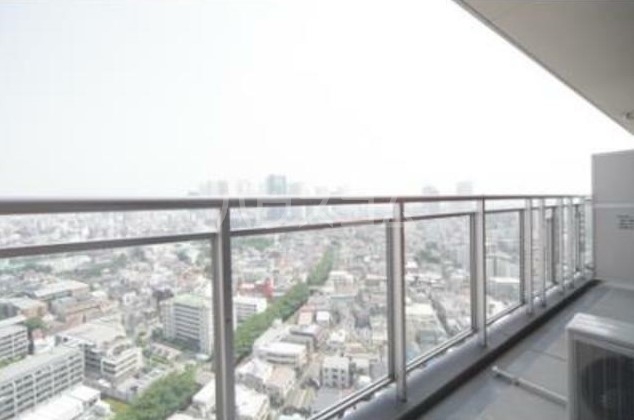 13/18 バルコニー