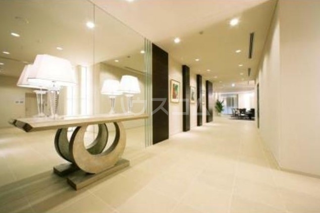 18/28 エントランス