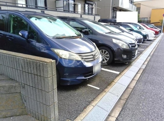 19/23 駐車場