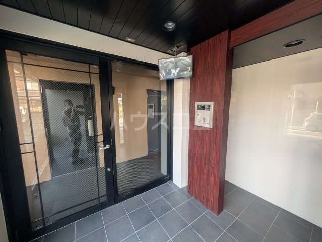 28/30 エントランス