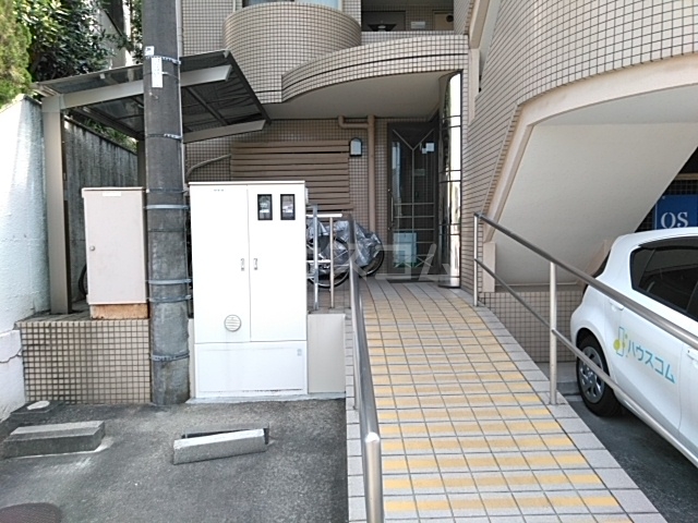 29/30 エントランス