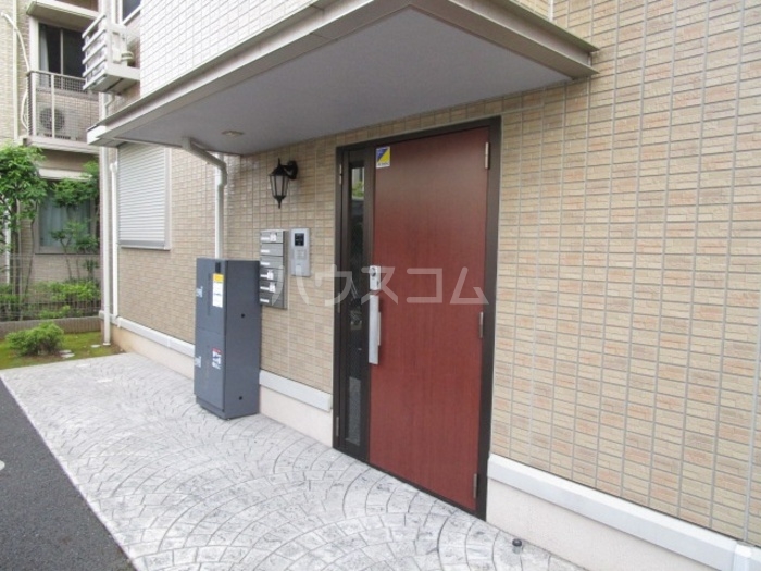 16/26 エントランス