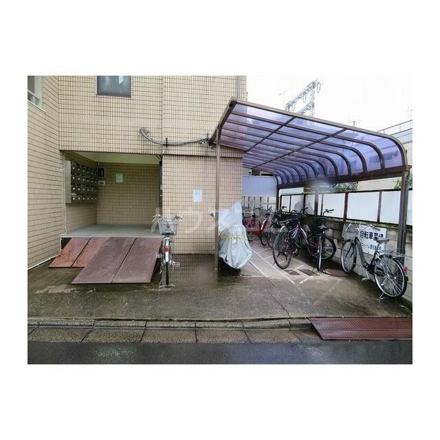 16/18 エントランス