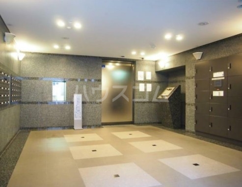 14/20 エントランス