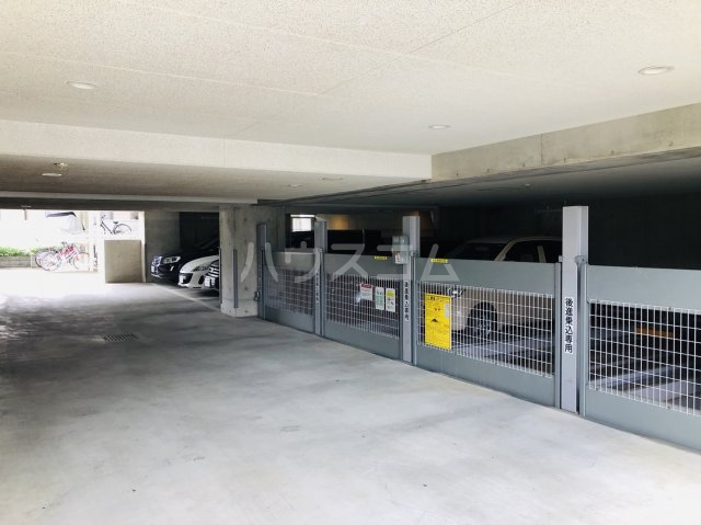17/27 駐車場