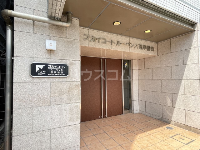 25/27 エントランス