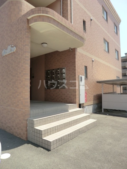 20/30 エントランス