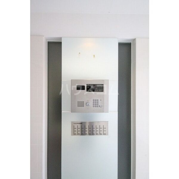 15/19 エントランス