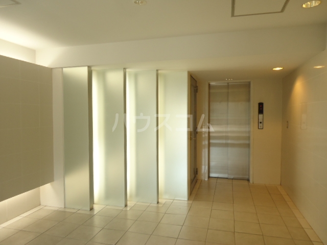 22/26 エントランス