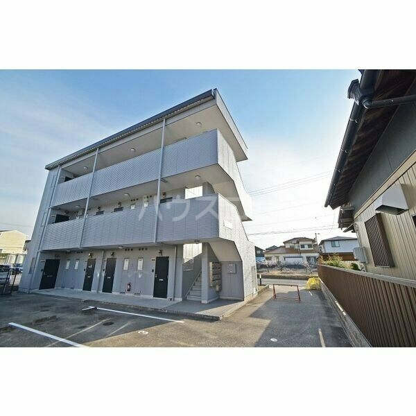 14/25 エントランス