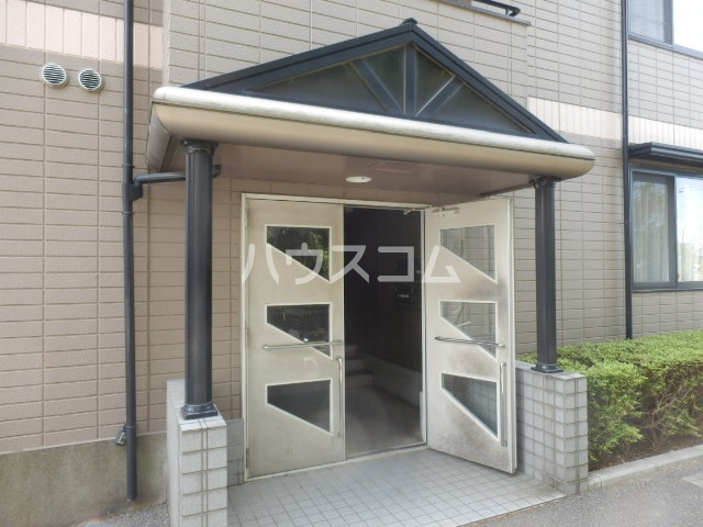 18/24 エントランス