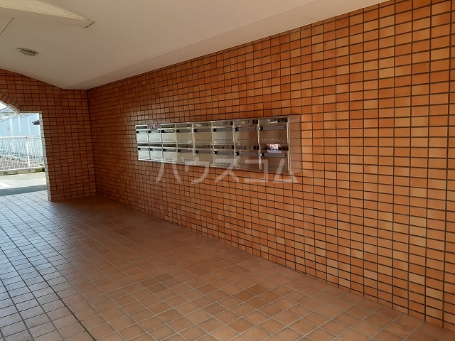 17/26 エントランス