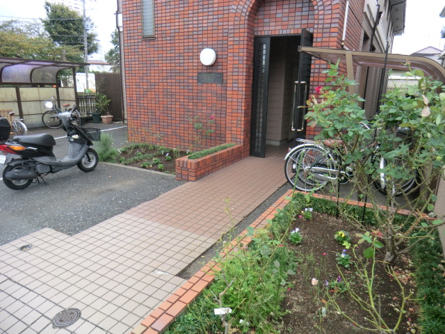 22/30 エントランス