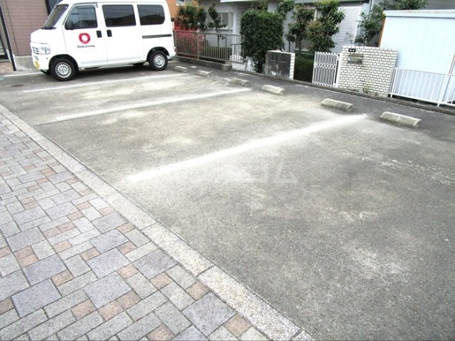 22/30 駐車場