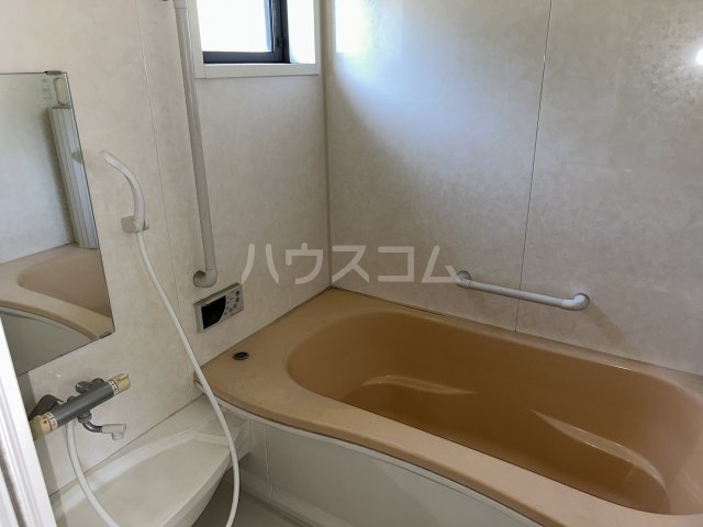13/27 浴室