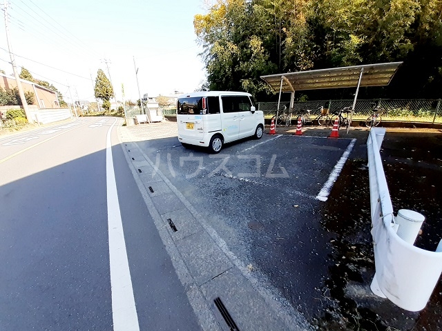 2/5 駐車場
