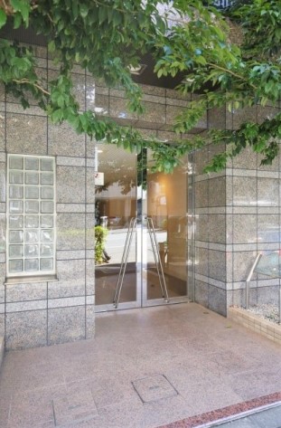 24/29 エントランス