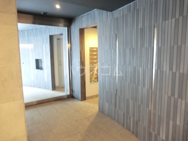 20/29 エントランス